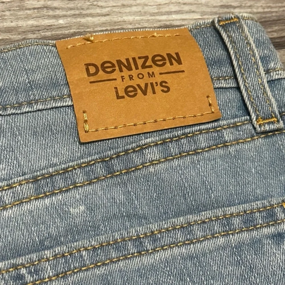 Levi’s Denizen Taper Leg Jeans